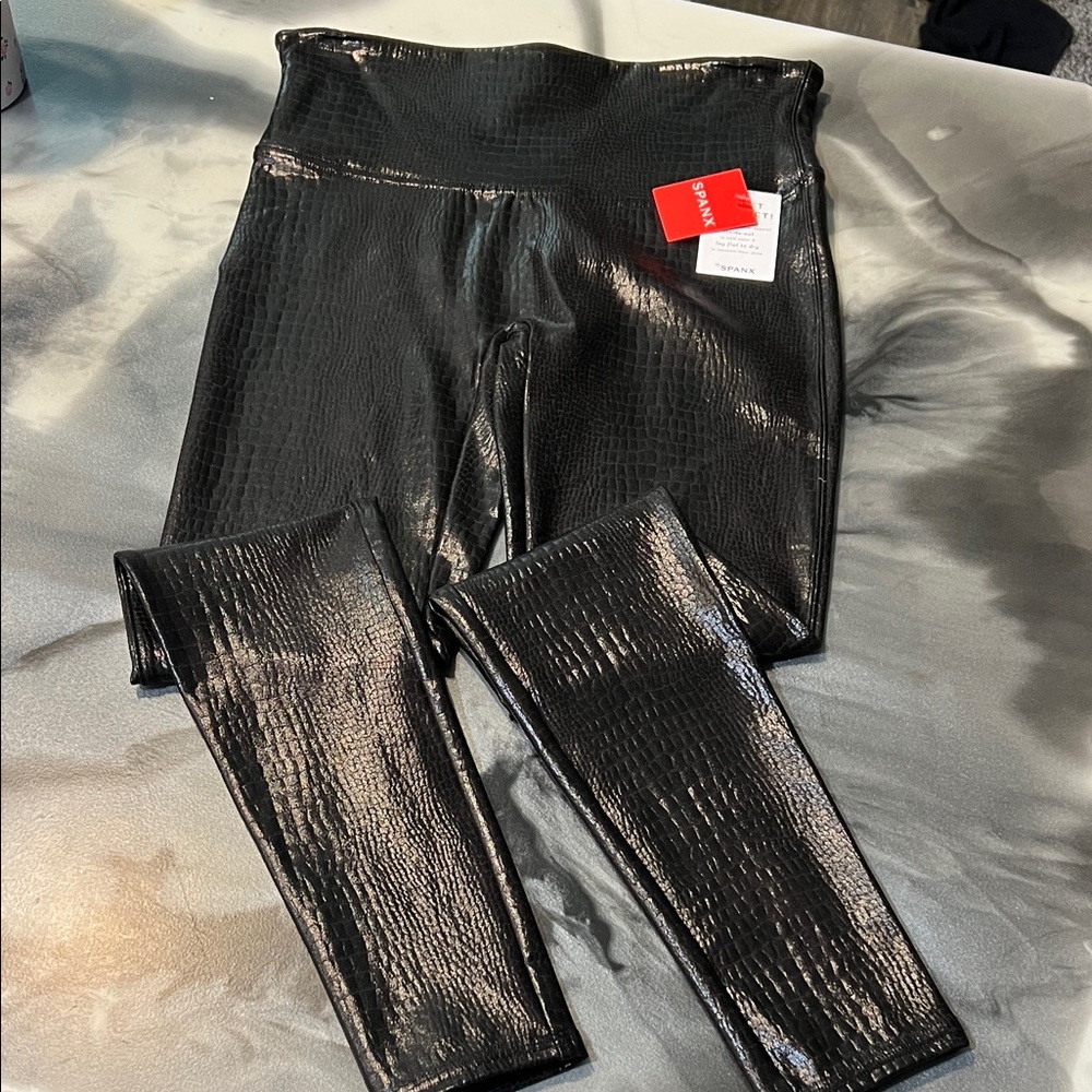 NWT SPANX DARK BROWN Textured Faux Leather Leggings